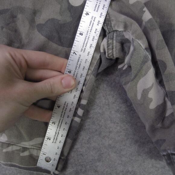 Old Navy Shorts Mens 30 Gray Camo Lived-In Straight Cargo Built-In Flex Pockets - Picture 4 of 8